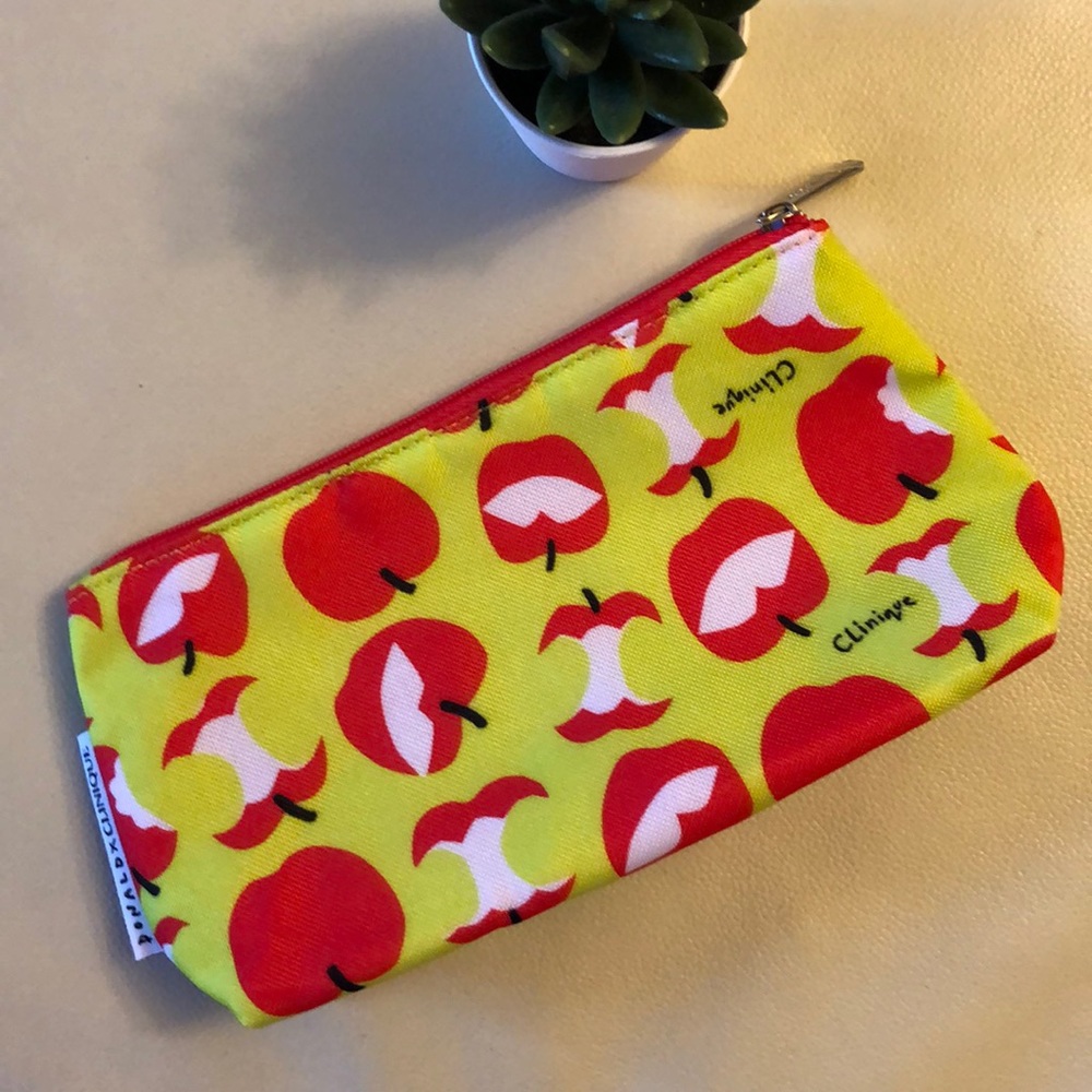 🍎🍏Clinique cosmetic bag
